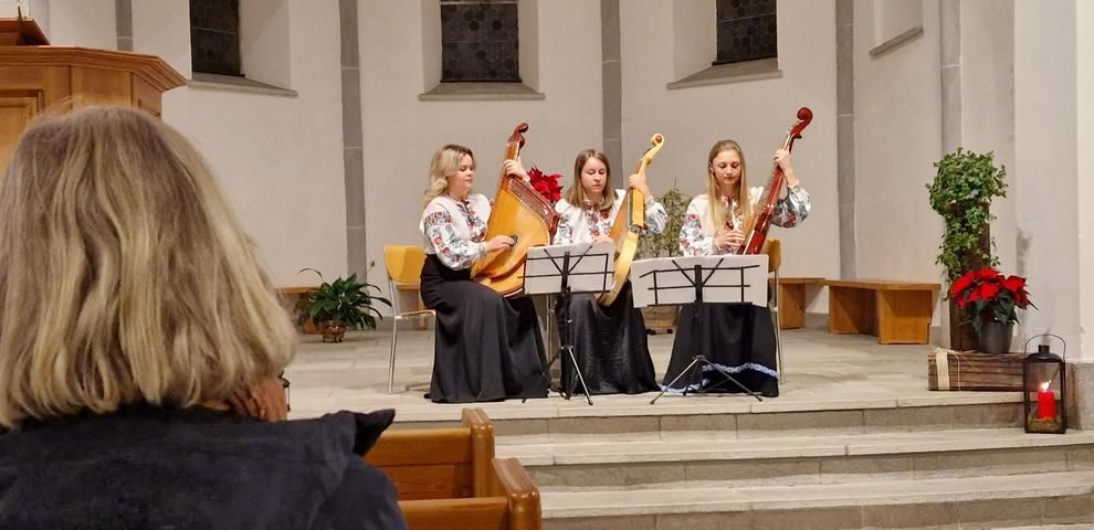 Ukrainisches Ensemble Beriska  zu Gast im Prättigau
